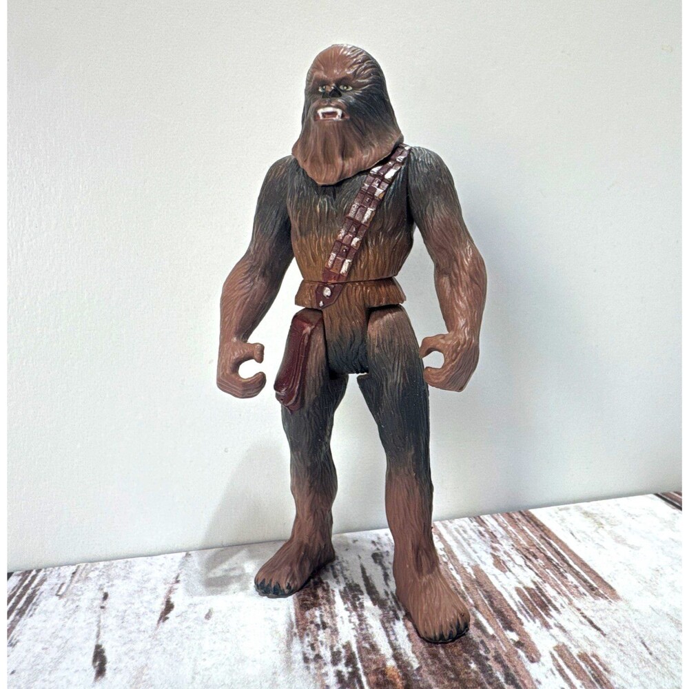 1995 Star Wars Chewbacca Action Figure Brown Wookiee with Bandolier 4”